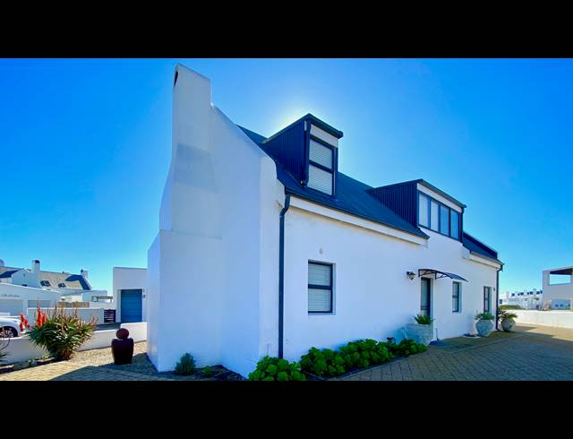 6 BEDROOM HOUSE FOR SALE IN DWARSKERSBOS